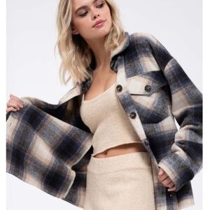 FOLKLORE Classic Plaid Button Down